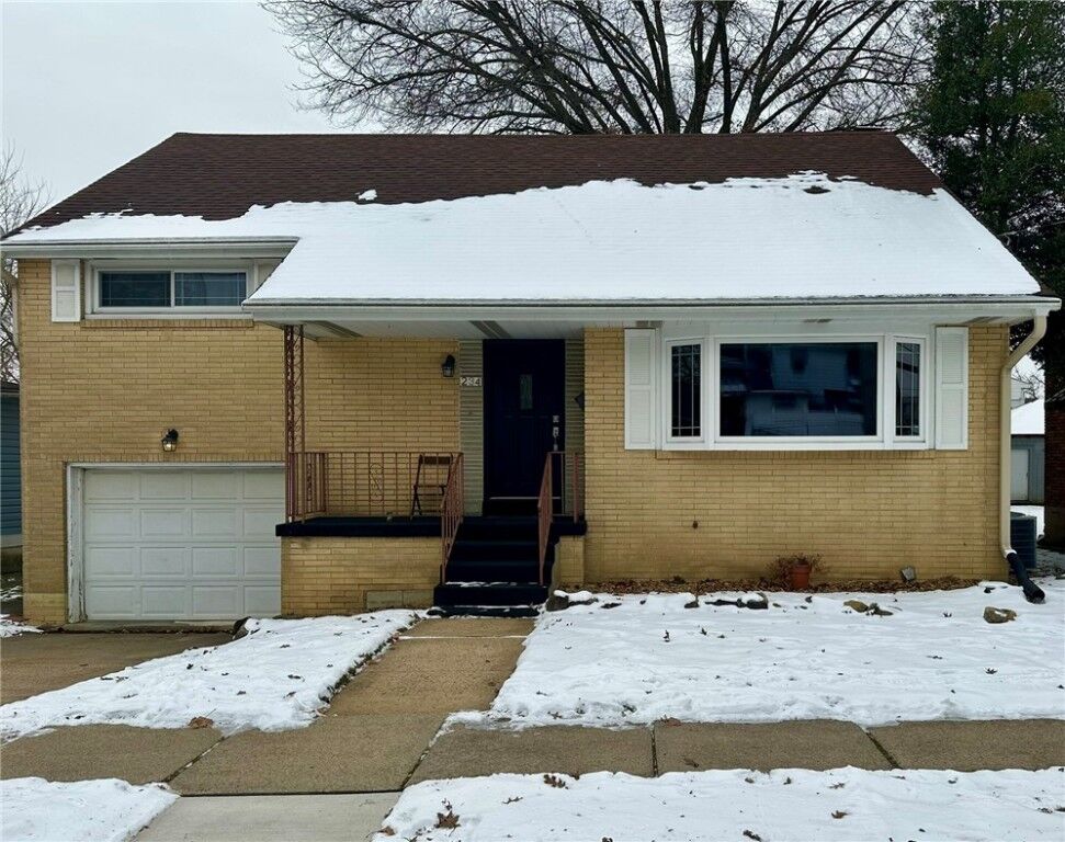 Property Photo:  234 Lincoln Ave  PA 15656 