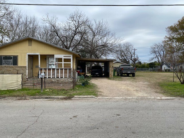 Property Photo:  714 Neches Street  TX 78644 