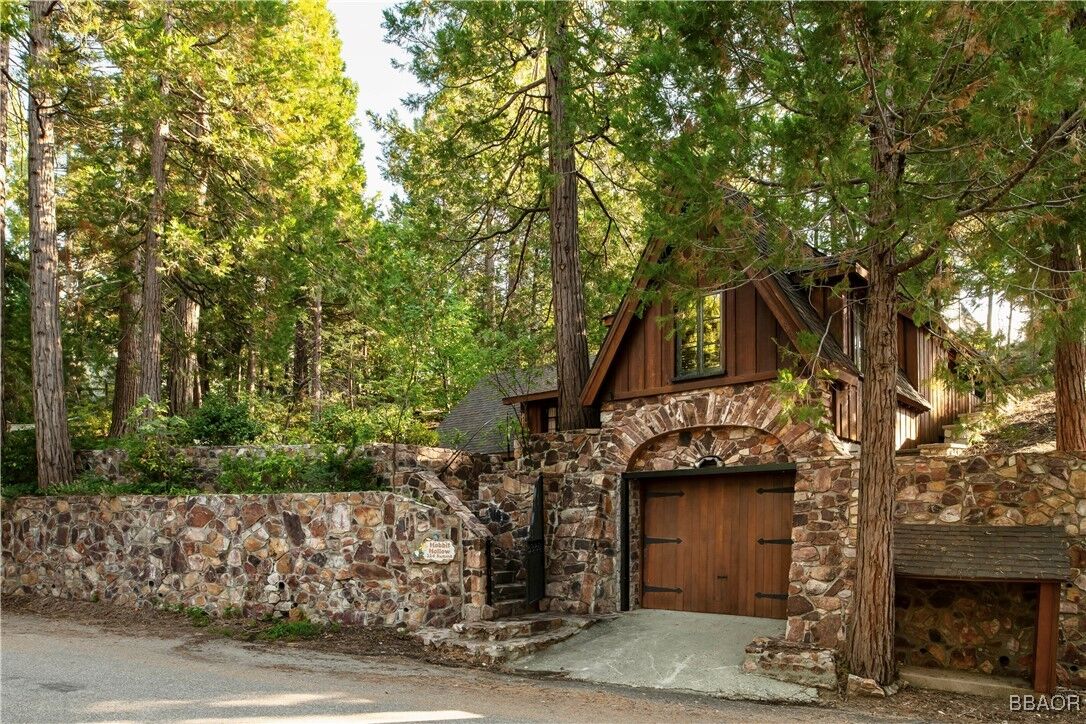 Property Photo:  324 Summit Road  CA 92352 