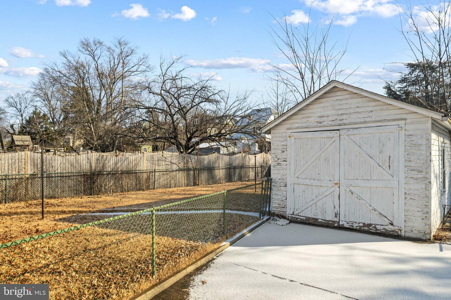 Property Photo:  110 E Knight Avenue  NJ 08108 