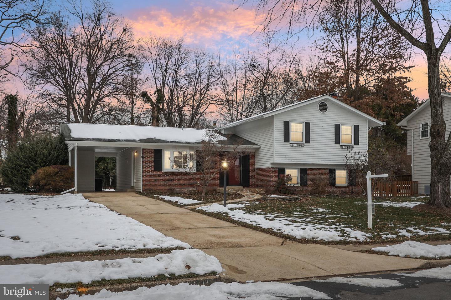 Property Photo: 8412 Manassas Circle VA 22180