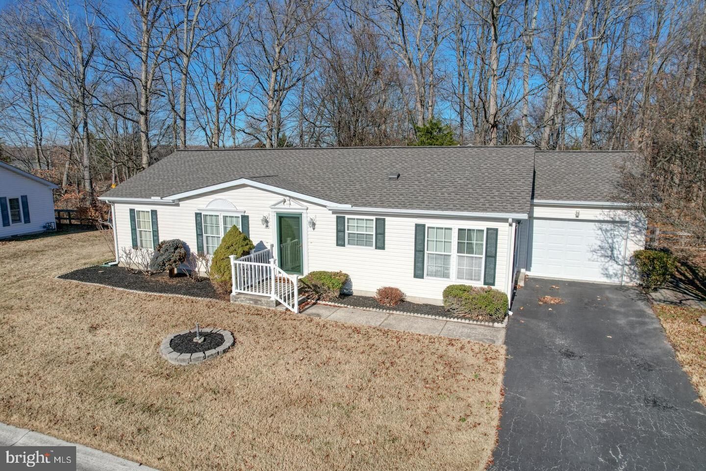 Property Photo:  322 Persimmon Circle W 322  DE 19901 