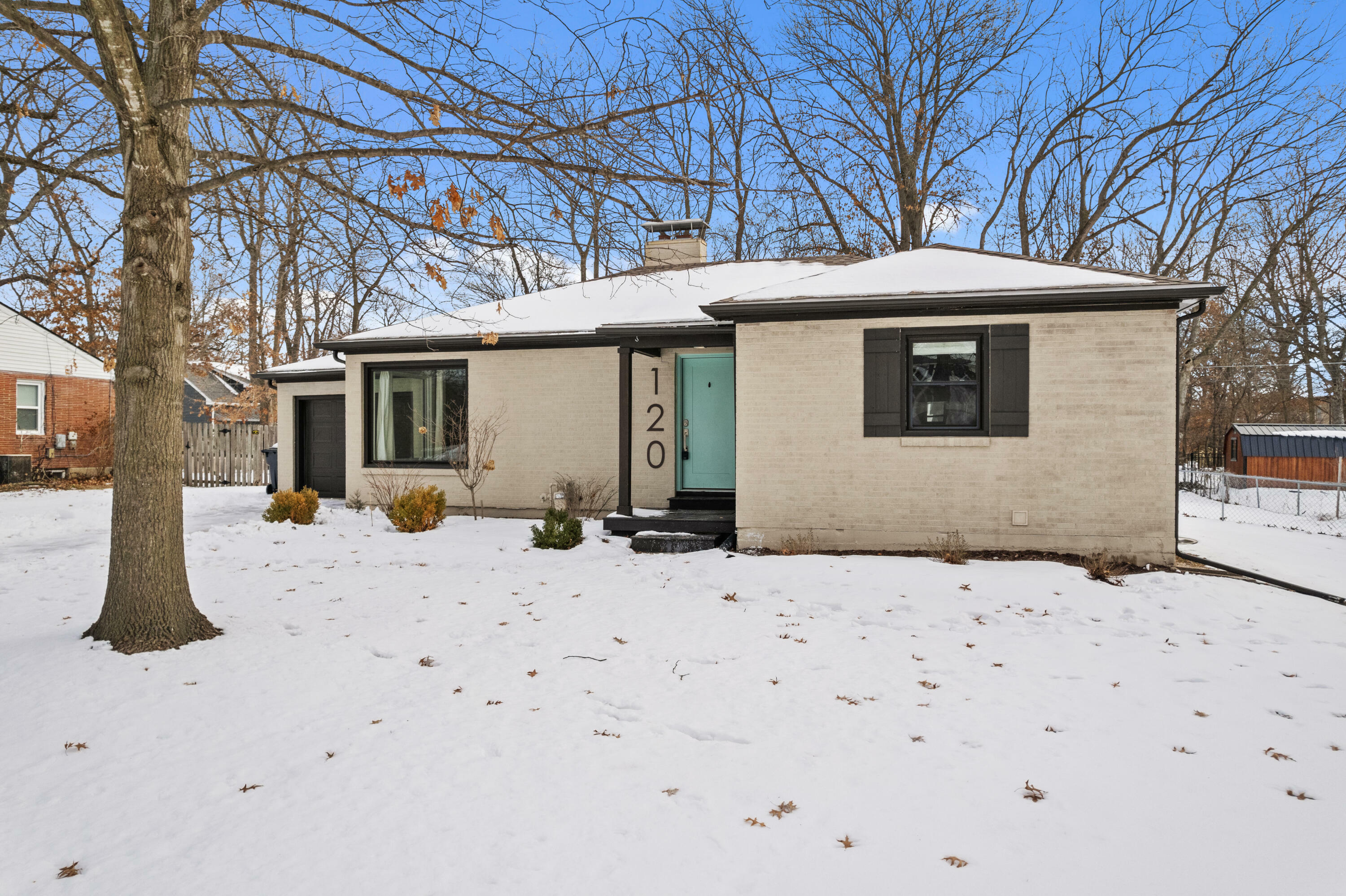 Property Photo:  120 Lindell Dr  MO 65203 