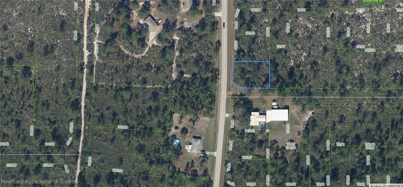 Property Photo: 1400 Caladium Street FL 33852