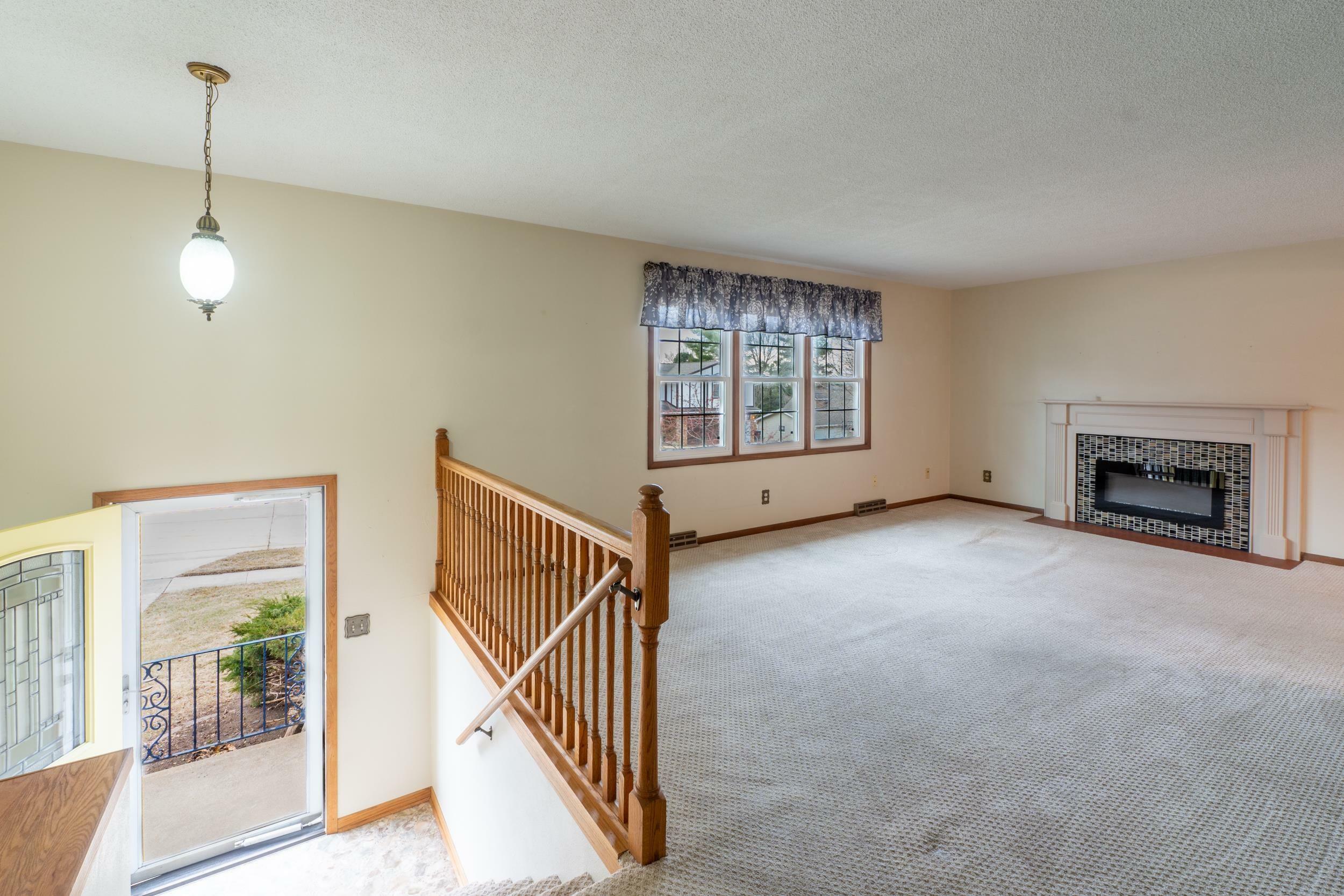 Property Photo:  1416 Laurel Circle  IA 50613 