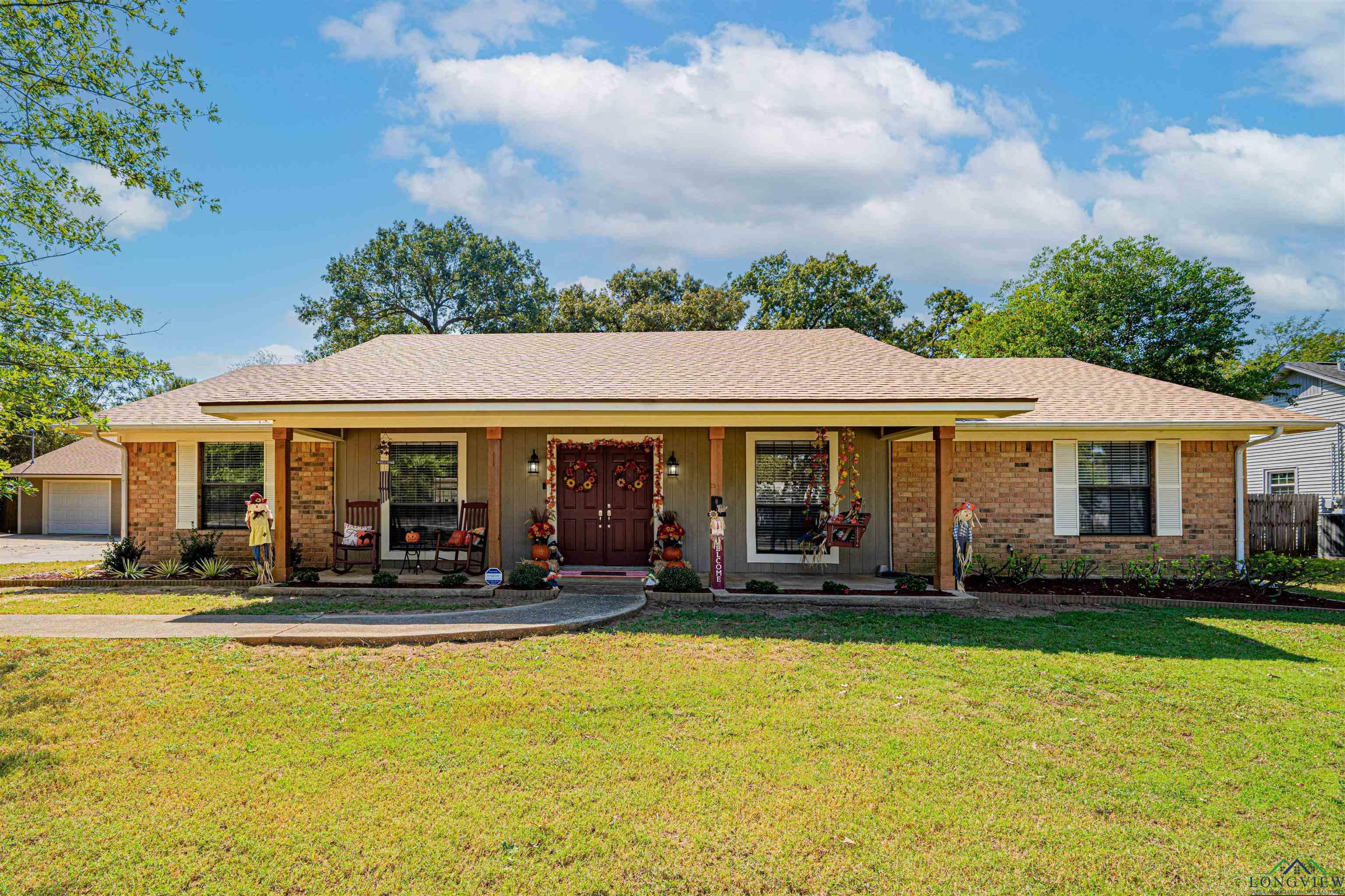 Property Photo:  2712 Stone Road With Guesthouse  TX 75662 
