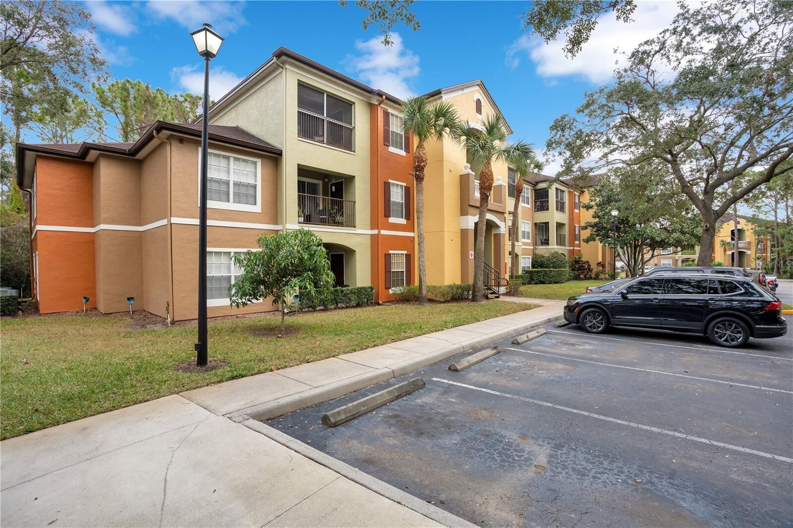 Property Photo:  814 Crest Pines Drive 937  FL 32828 
