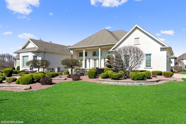 Property Photo:  2 Kennedy Court  IL 60490 