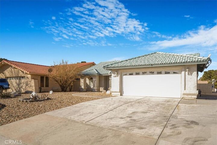 Property Photo:  27994 Hummingbird Lane  CA 92342 