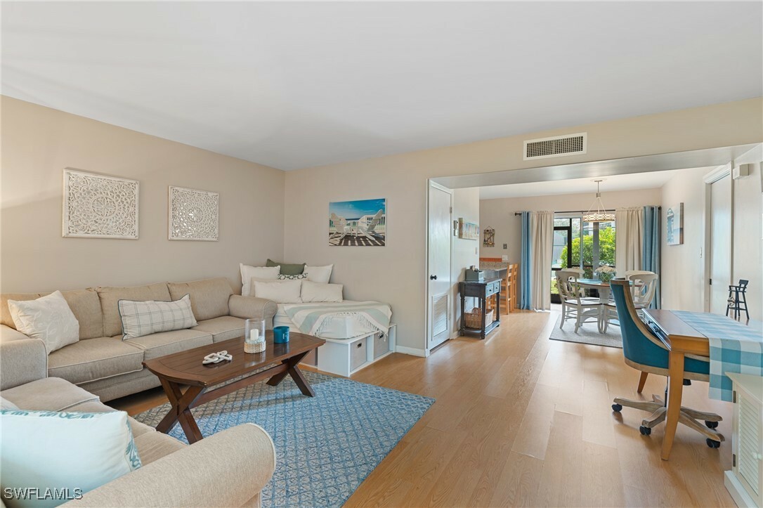 Property Photo:  788 Park Shore Drive H14  FL 34103 