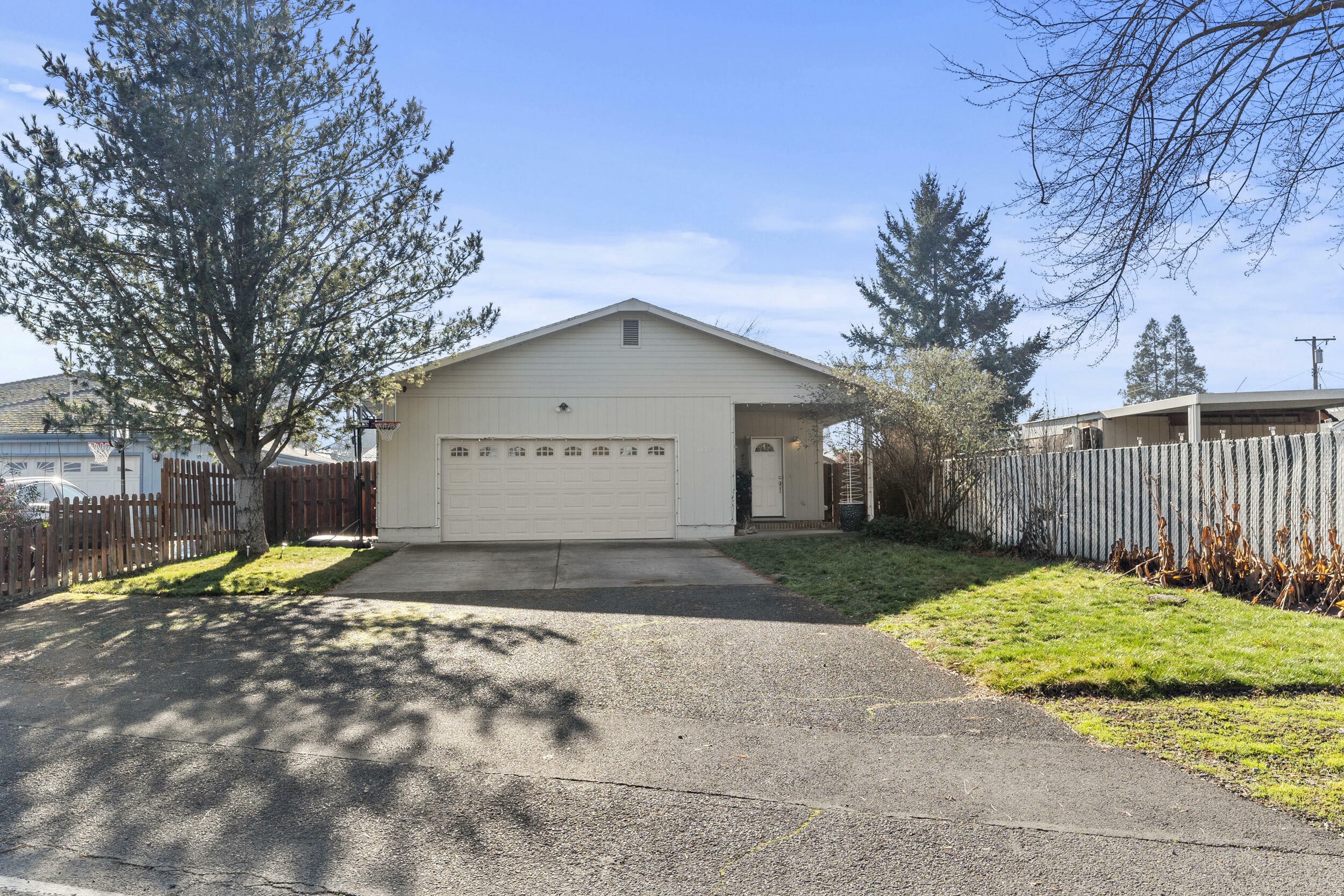 1039 Archer Drive  Medford OR 97501 photo