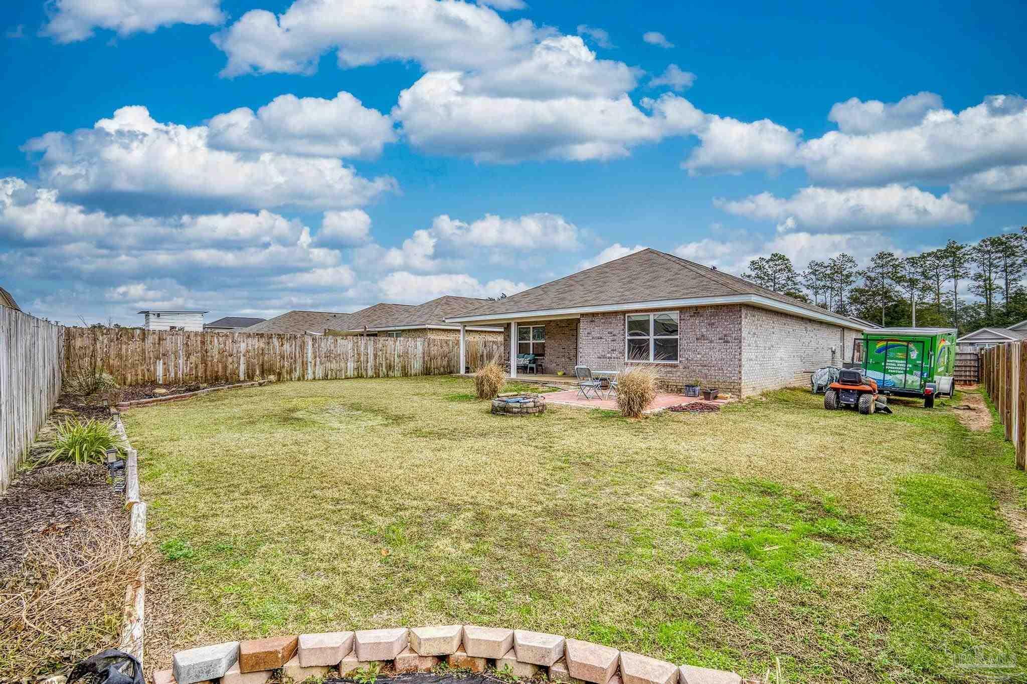 Property Photo: 4109 Roosevelt Way FL 32583