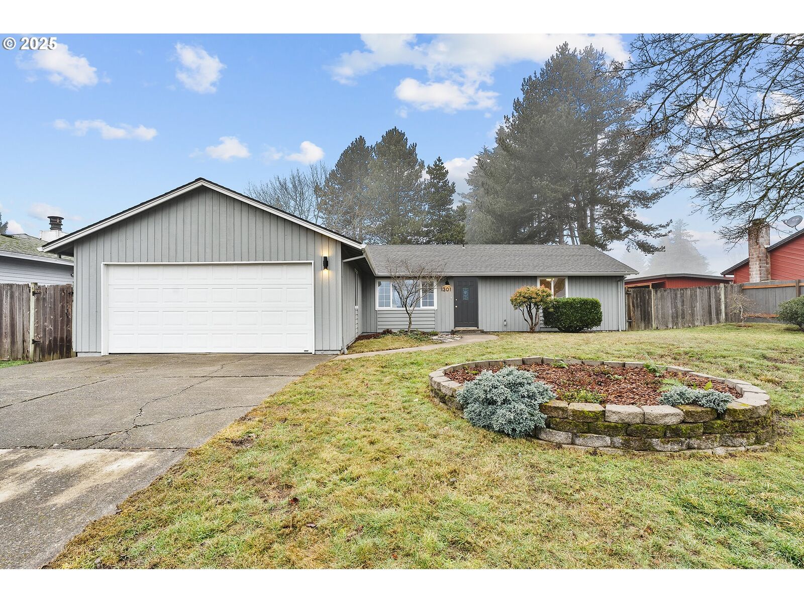Property Photo:  1301 NE 10th Ave  OR 97124 
