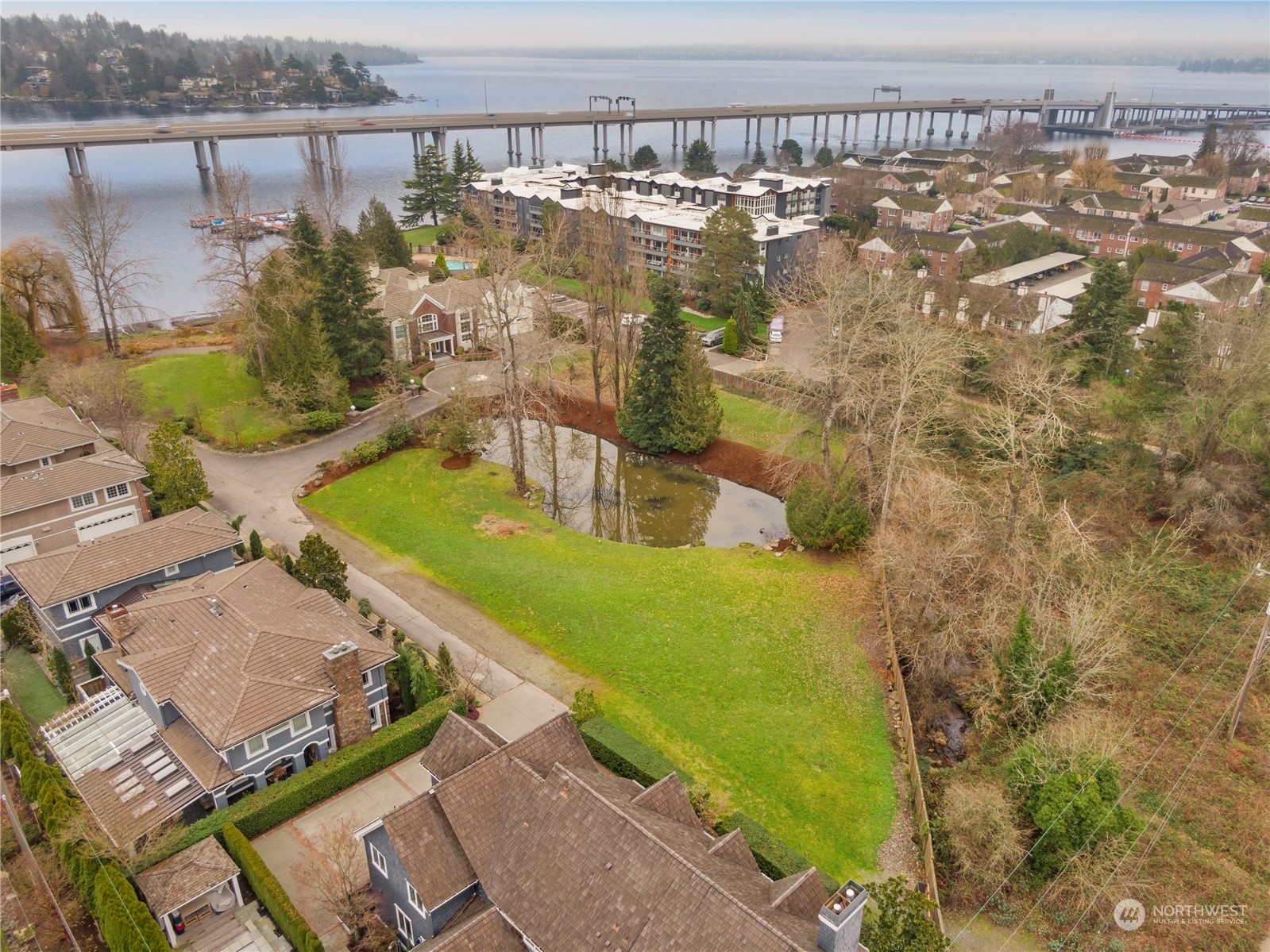 Property Photo: 2538 39th Avenue E 6 WA 98112