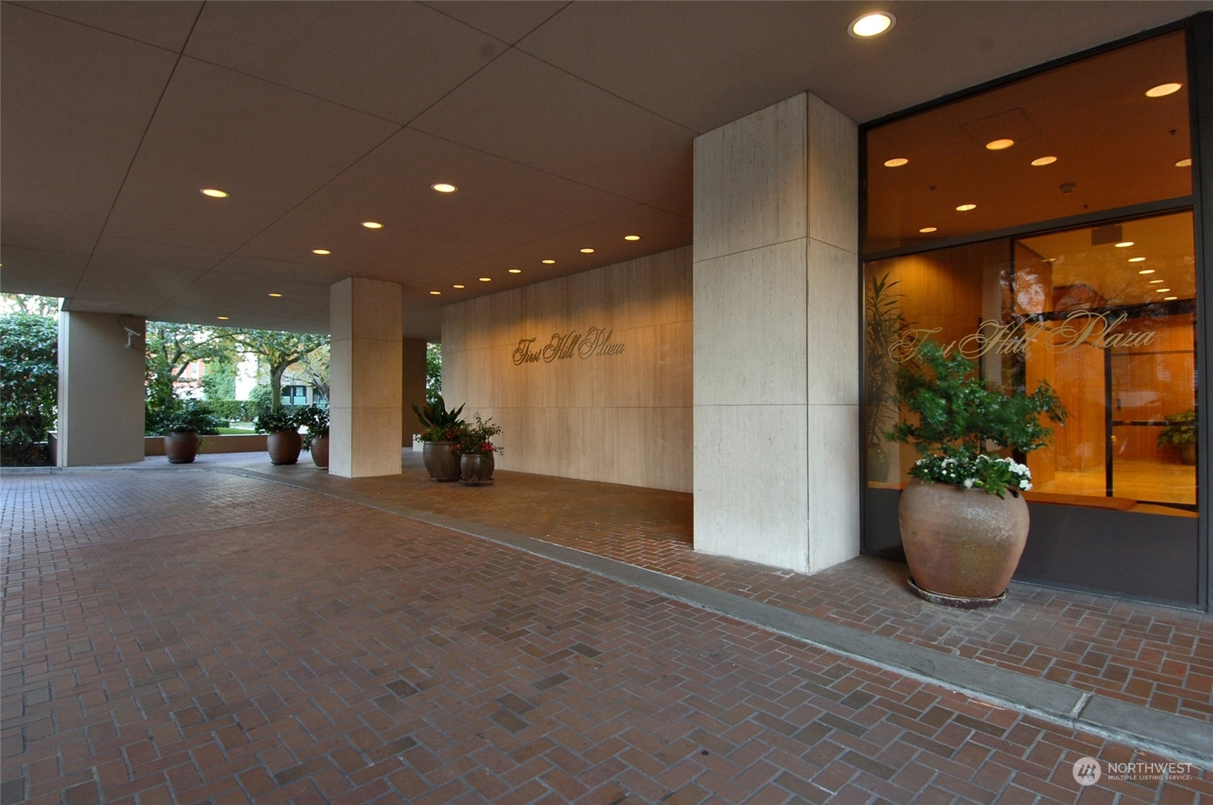 Property Photo:  1301  Spring Street 22I  WA 98104 