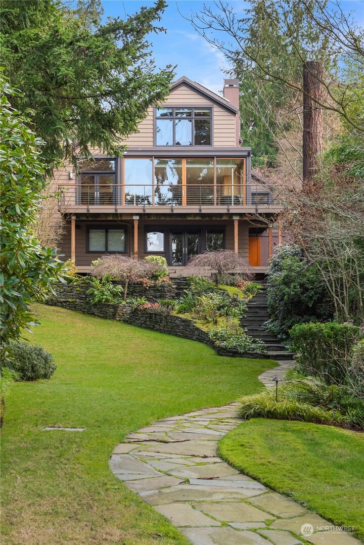 Property Photo: 3261 Hunts Point Road WA 98004