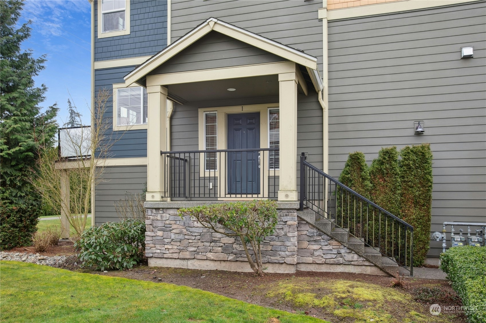 Property Photo:  13415  46th Ave SE 1  WA 98012 