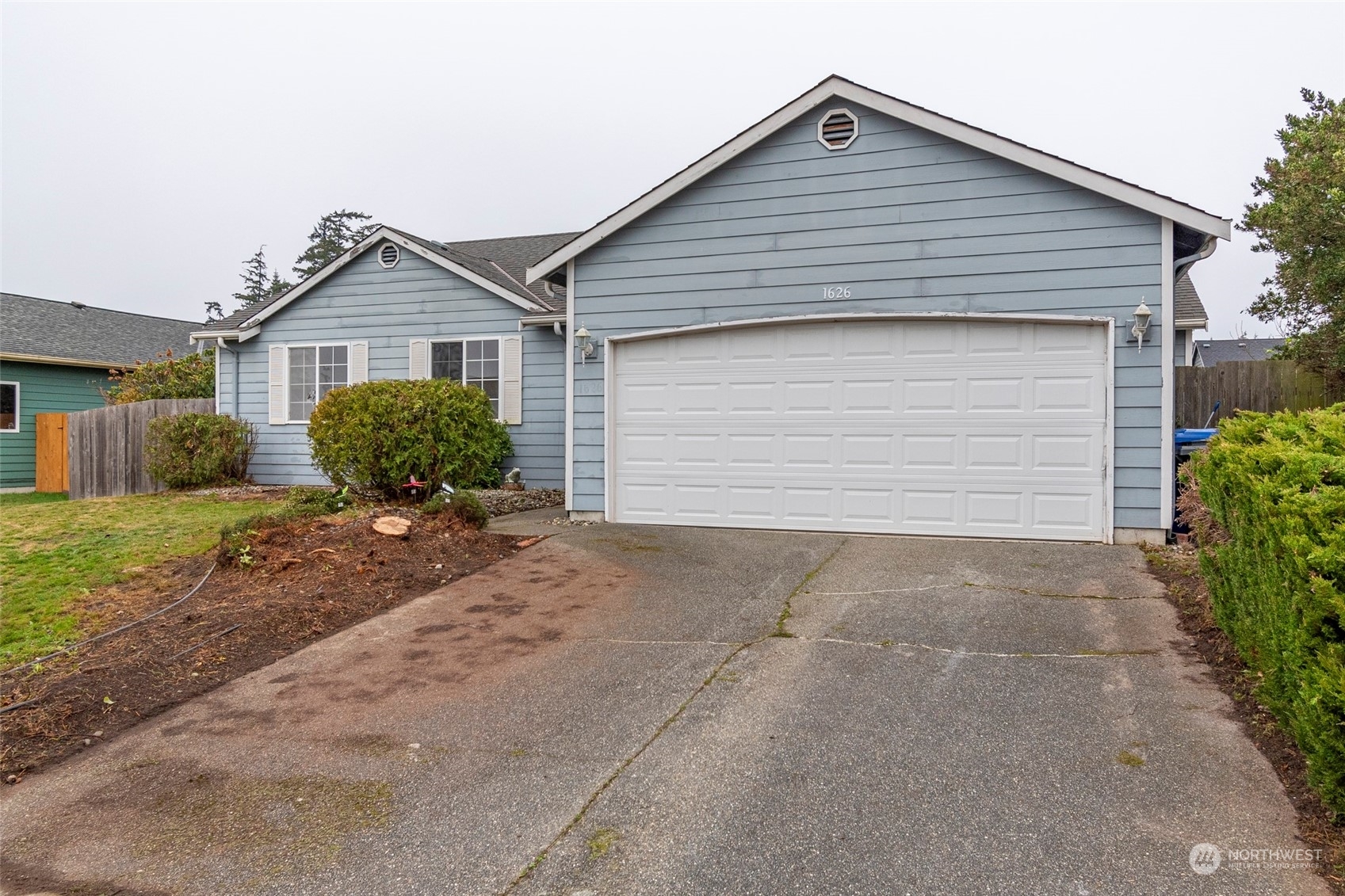 Property Photo:  1626 SW 9th Avenue  WA 98277 