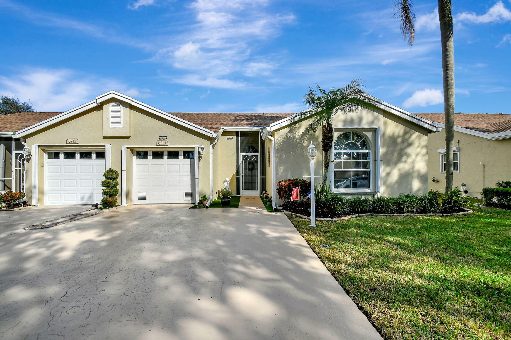 Property Photo:  6213 Pond Tree Court  FL 33463 