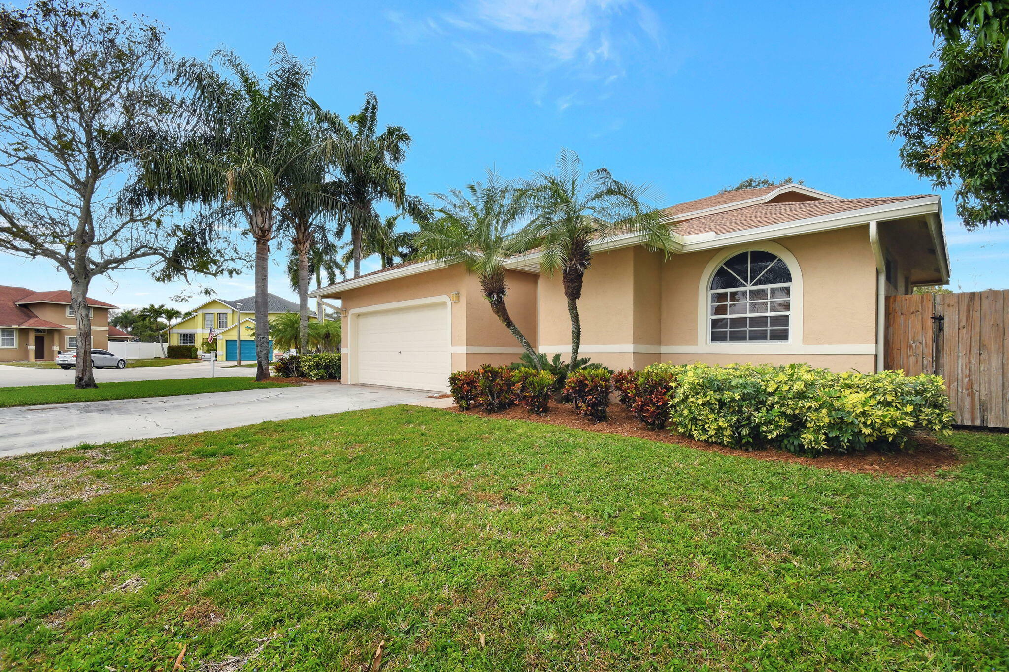 Property Photo:  6416 Bengal Circle  FL 33437 