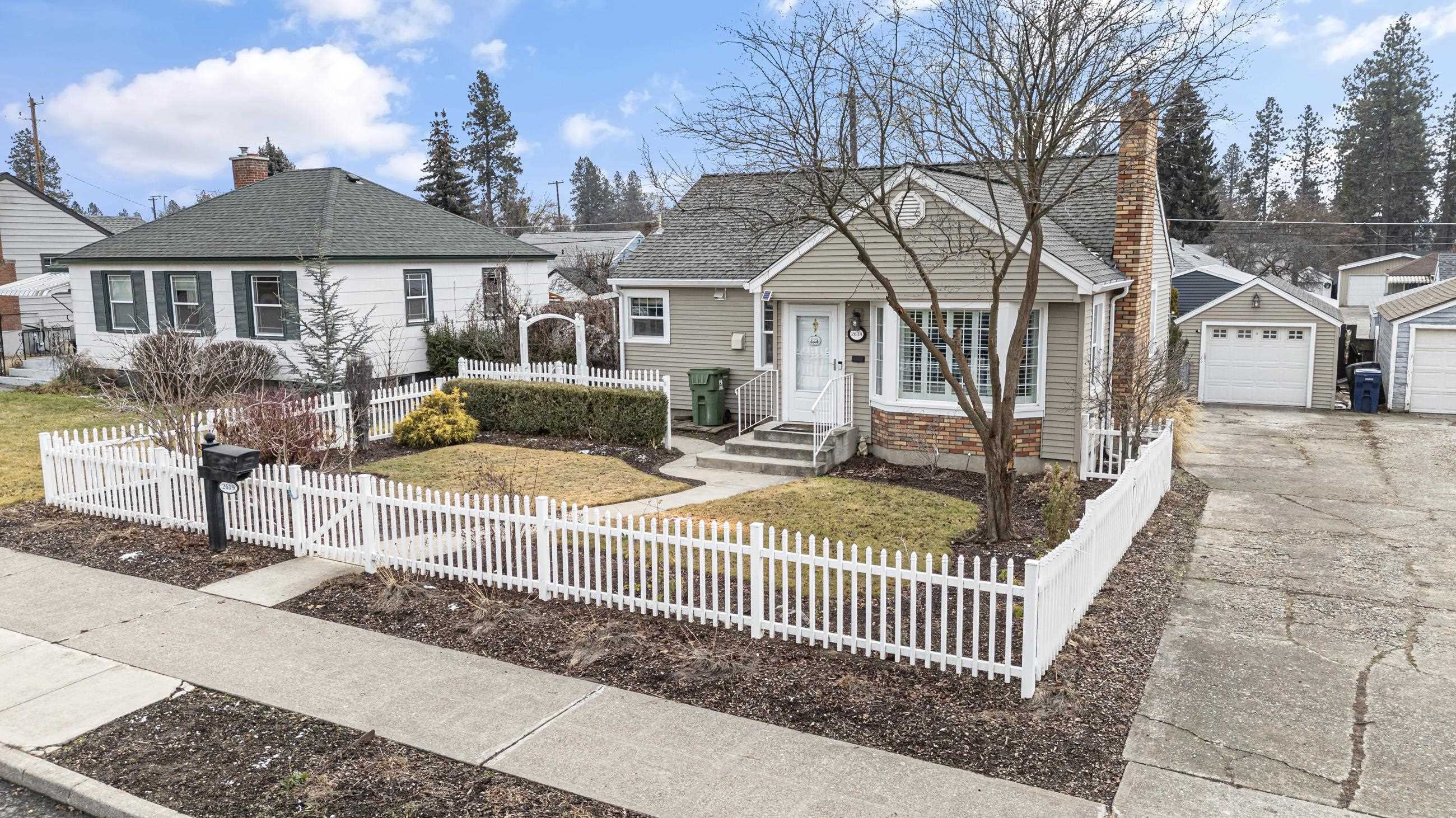 Property Photo:  2619 W Upton Ave  WA 99205 