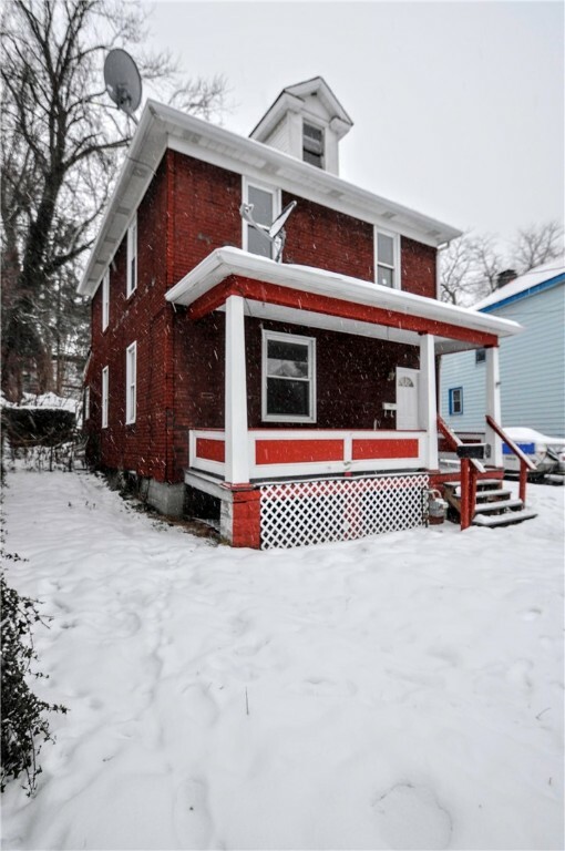 Property Photo:  817 Heslep Ave  PA 15033 