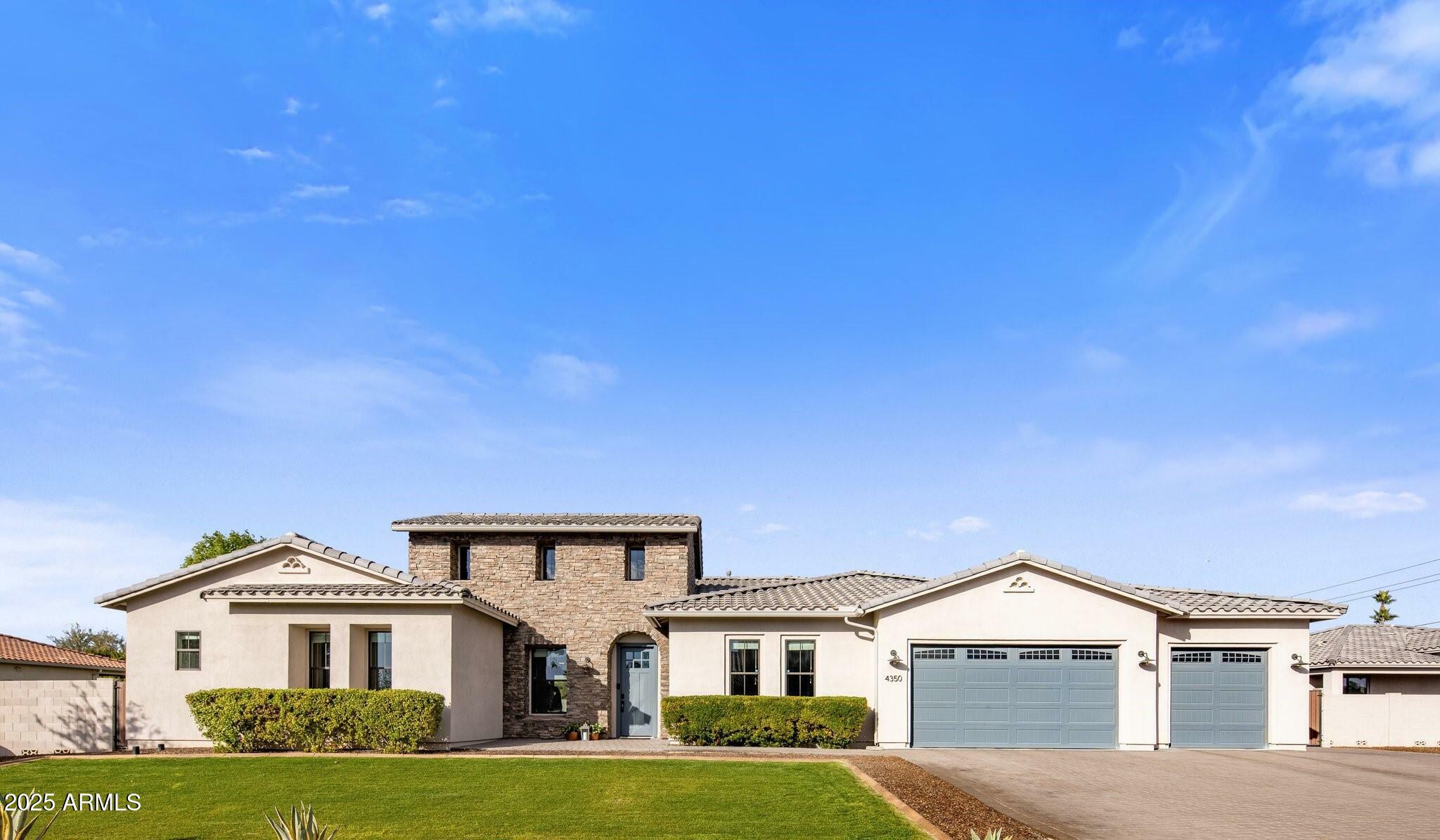 Property Photo: 4350 E Kings Avenue AZ 85032