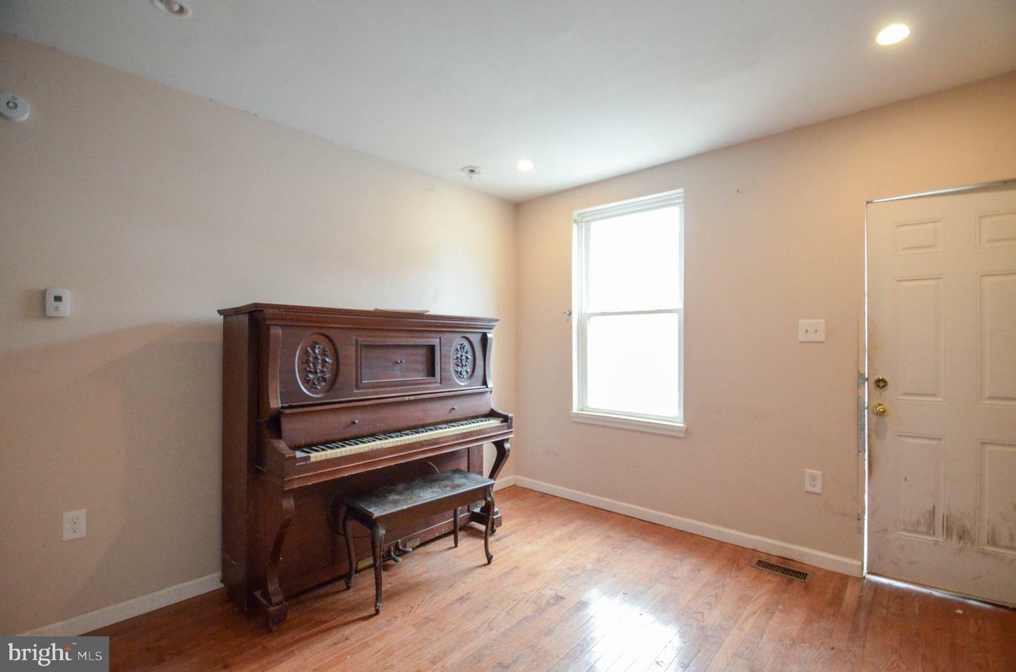 Property Photo:  2532 Tulip Street  PA 19125 