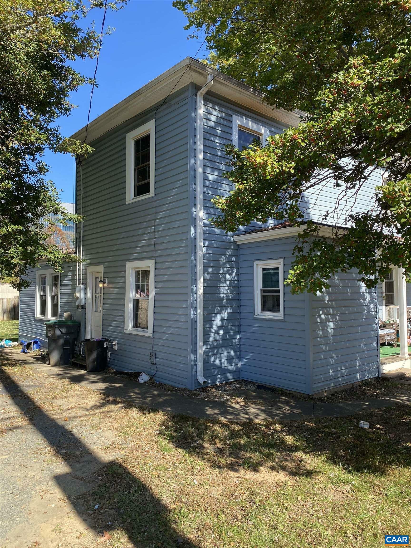 Property Photo:  1005 Cherry Ave  VA 22903 