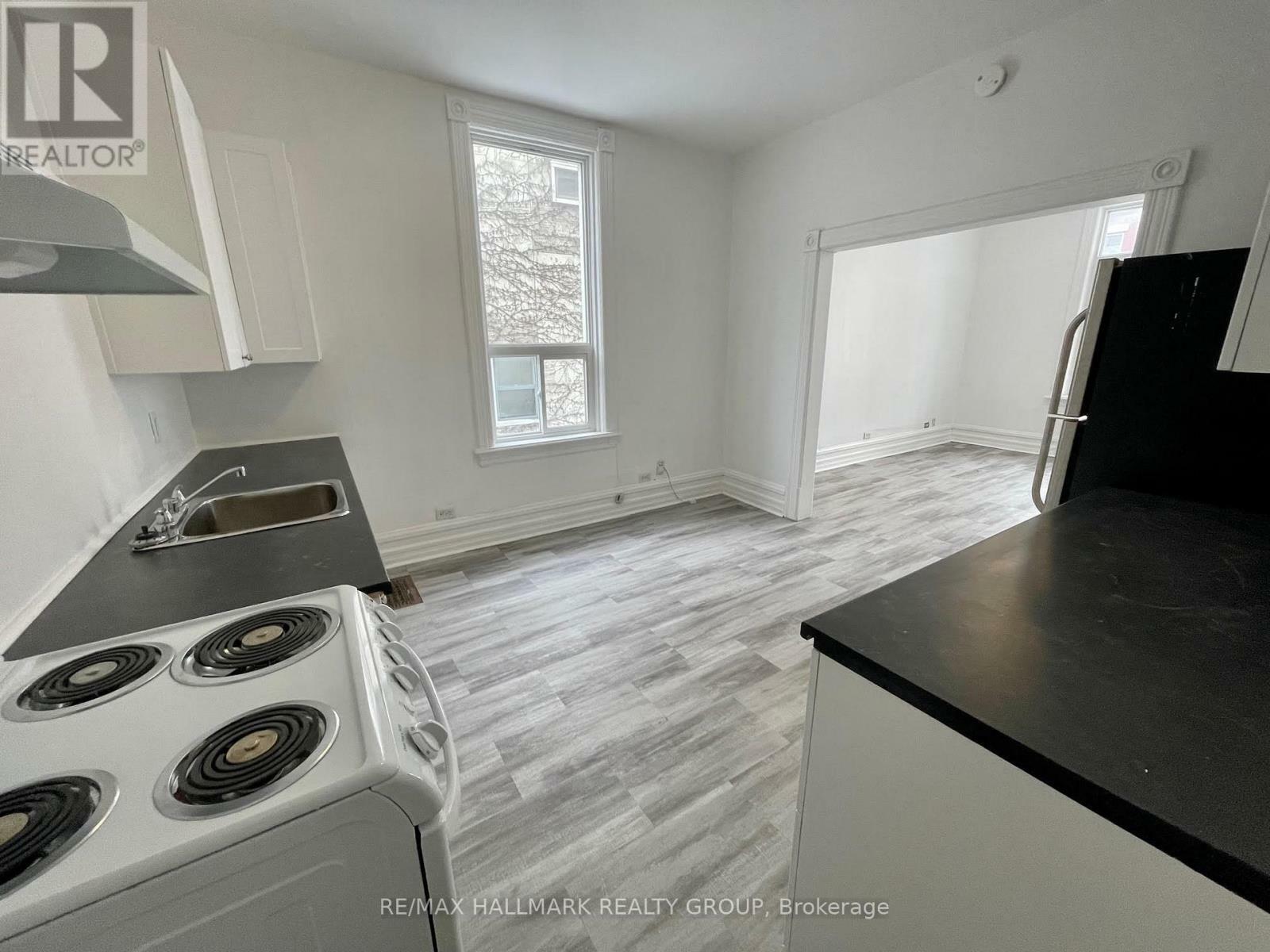 Property Photo:  466 Oconnor Street  ON K1S 3P4 