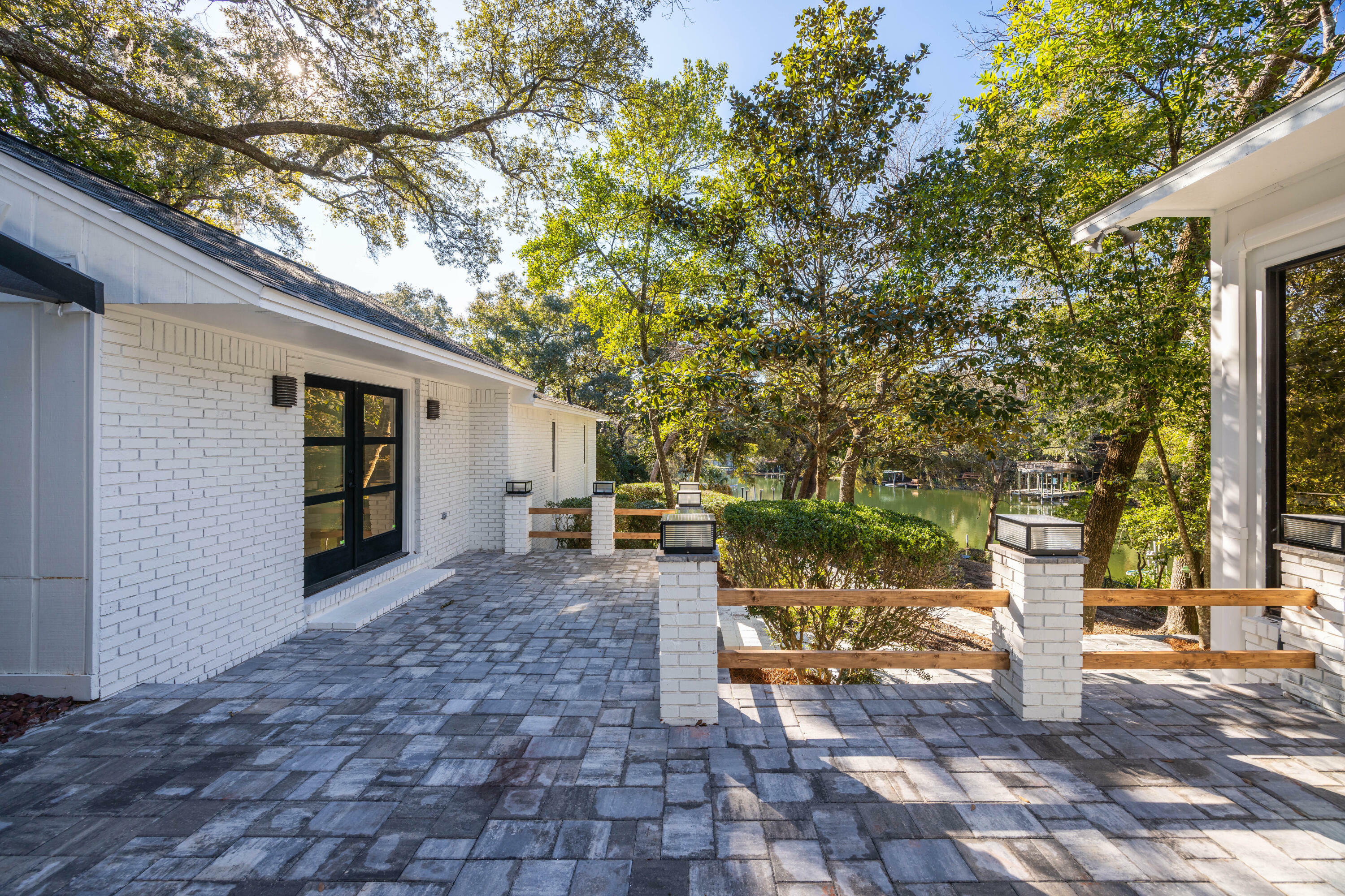 Property Photo:  912 Woodbriar Court  FL 32547 