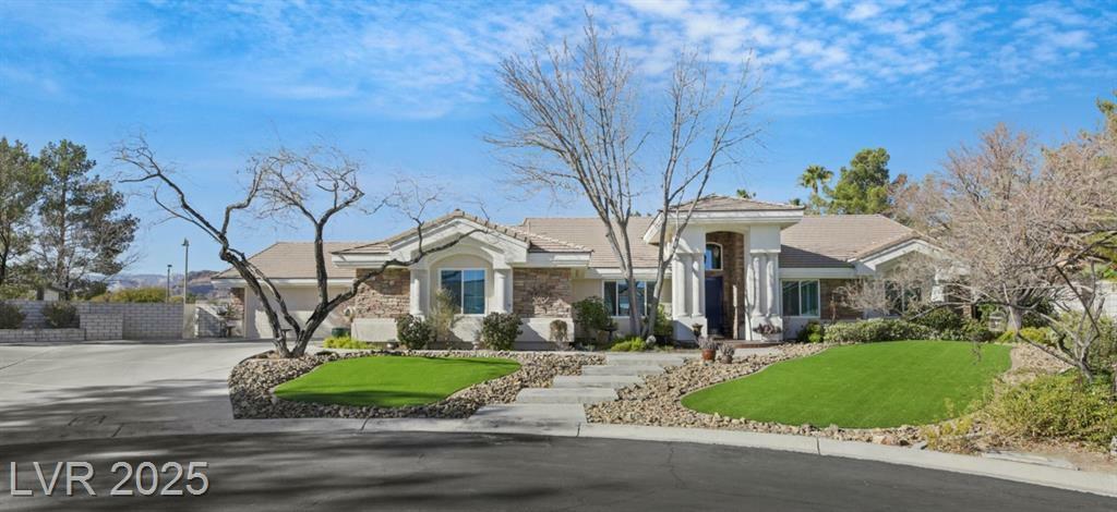 Property Photo:  10032 Fox Springs Drive  NV 89117 