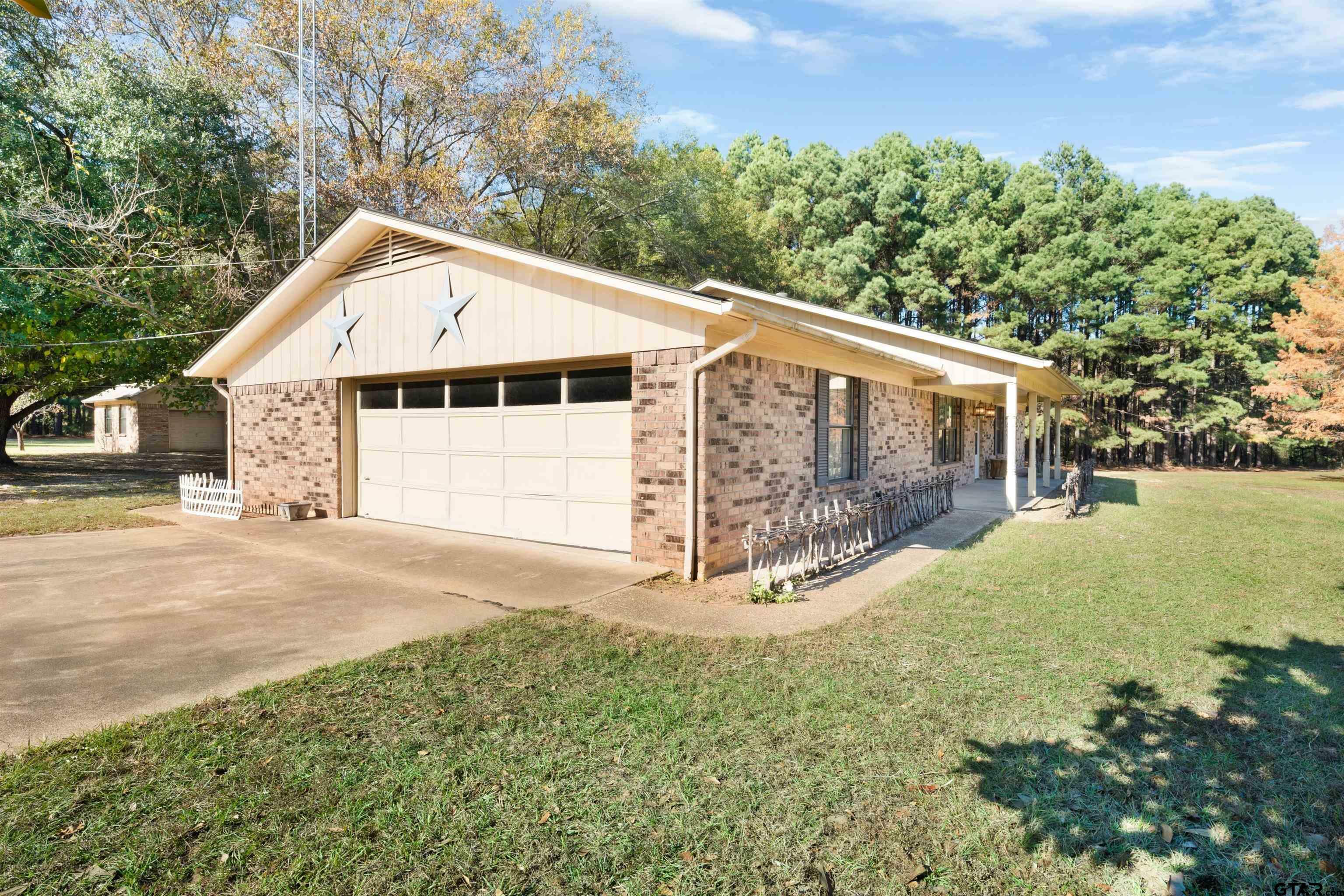 Property Photo:  150 County Road 2325  TX 75773 