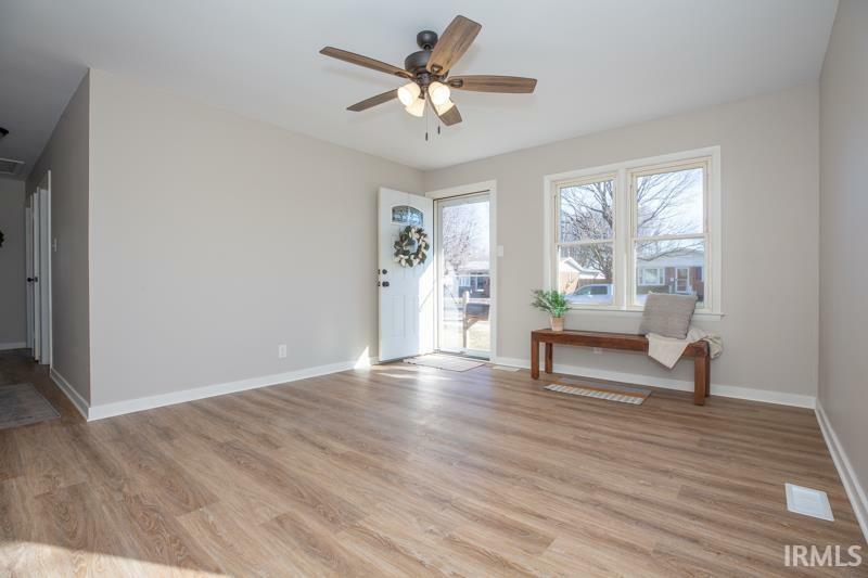 Property Photo:  1214 N Saint James Boulevard  IN 47711 