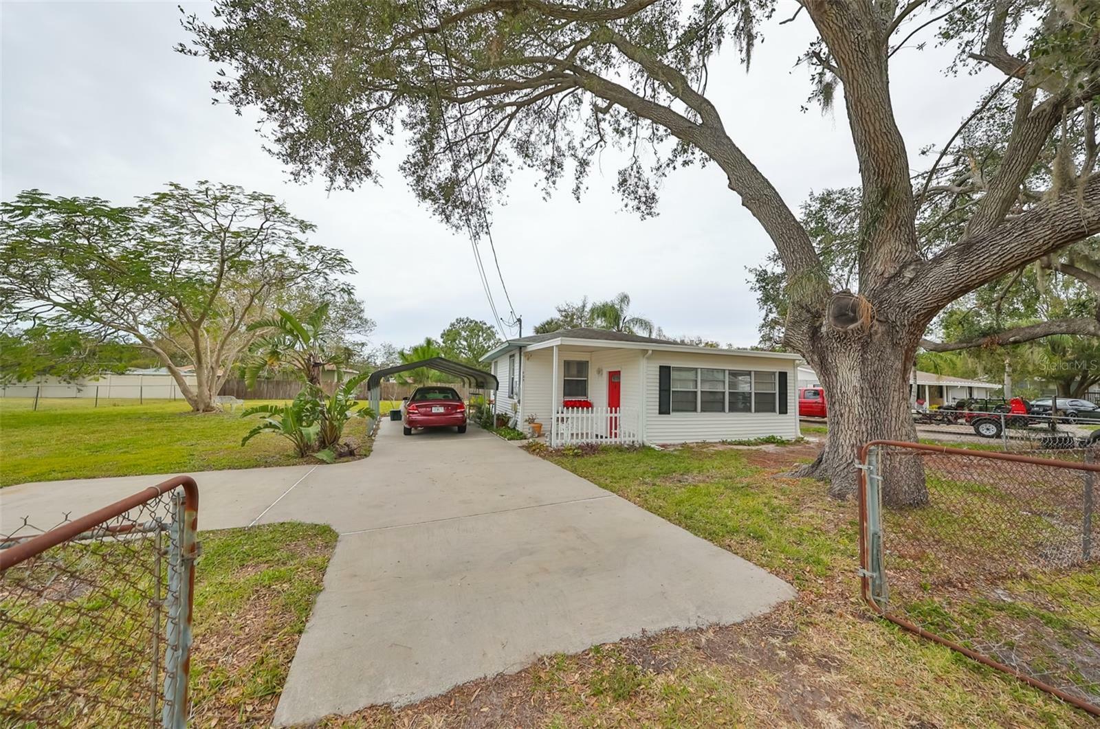 Property Photo:  723 Ornelda Street SW  FL 33570 