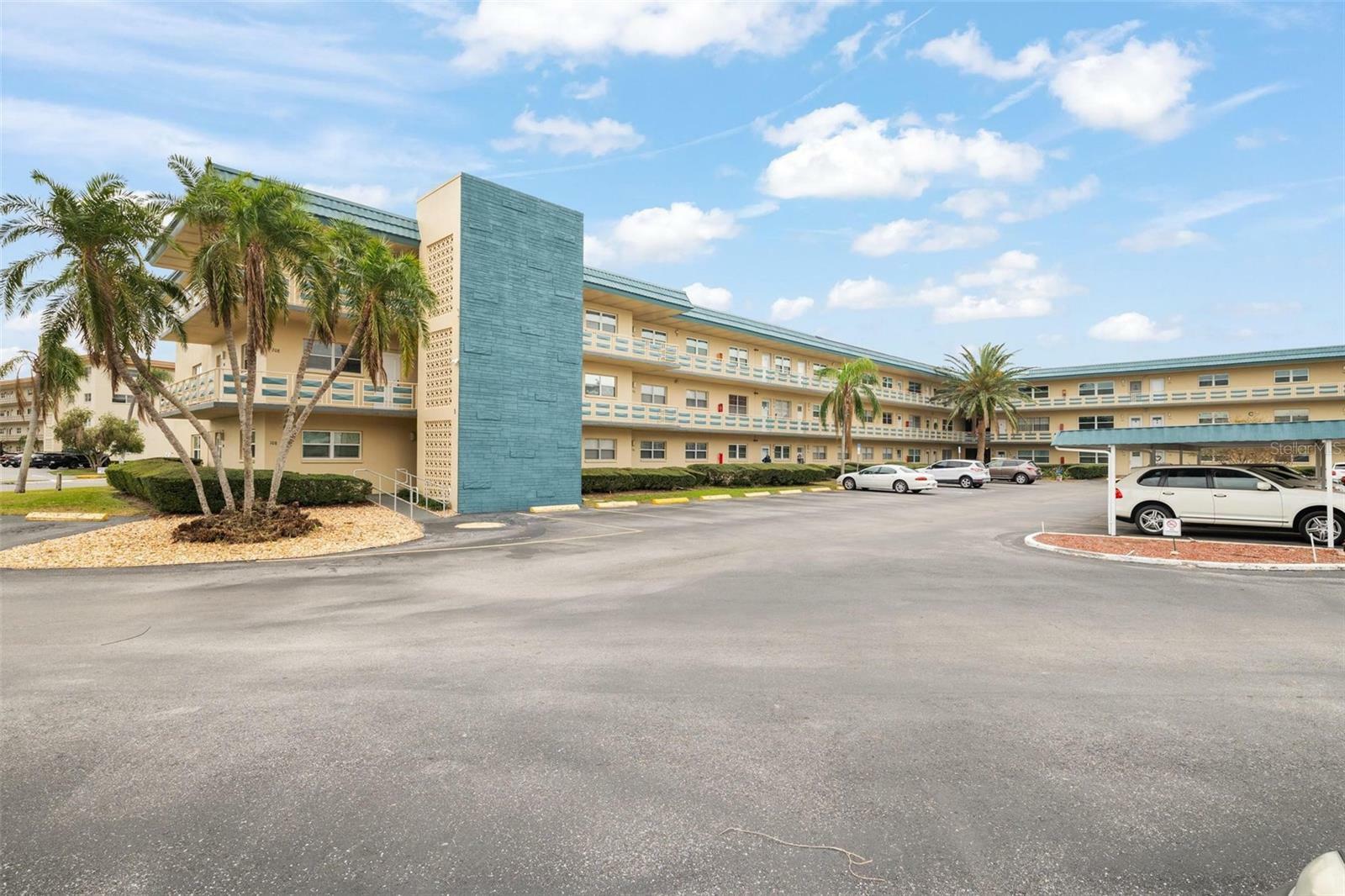 Property Photo:  5750 80th St N B106  FL 33709 