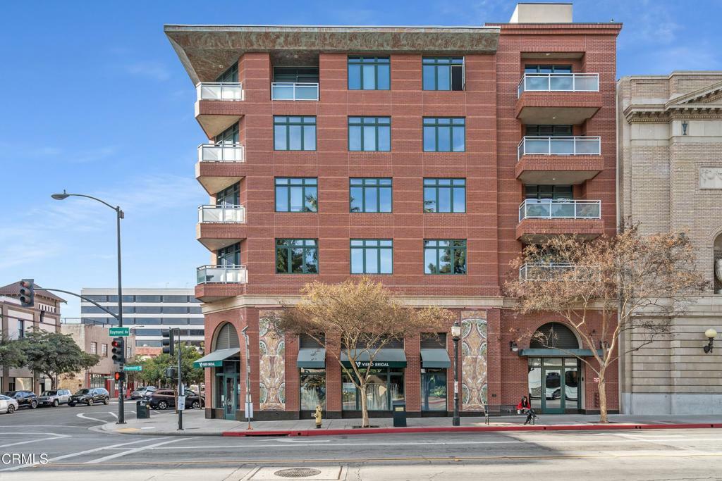 Property Photo:  125 N Raymond Avenue 306  CA 91103 