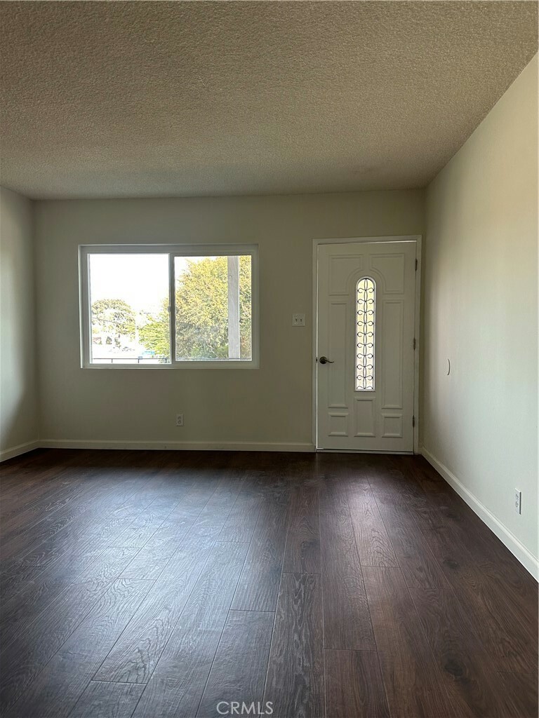 Property Photo:  8601 Chestnut Avenue  CA 90280 