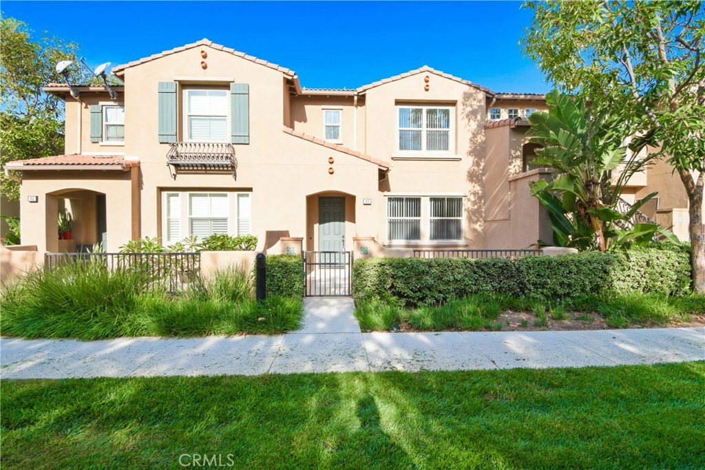 Property Photo: 62 Hedge Bloom CA 92618