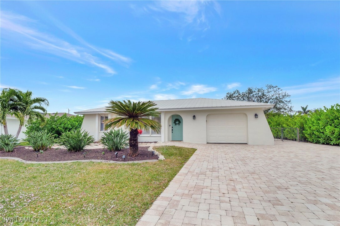 Property Photo:  3652 Bailes Street  FL 34134 