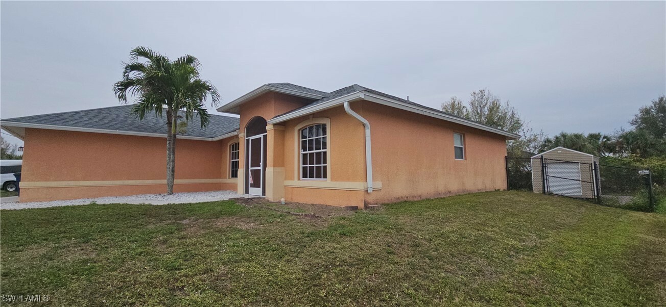 Property Photo:  541 Kingsbury Lane  FL 33974 