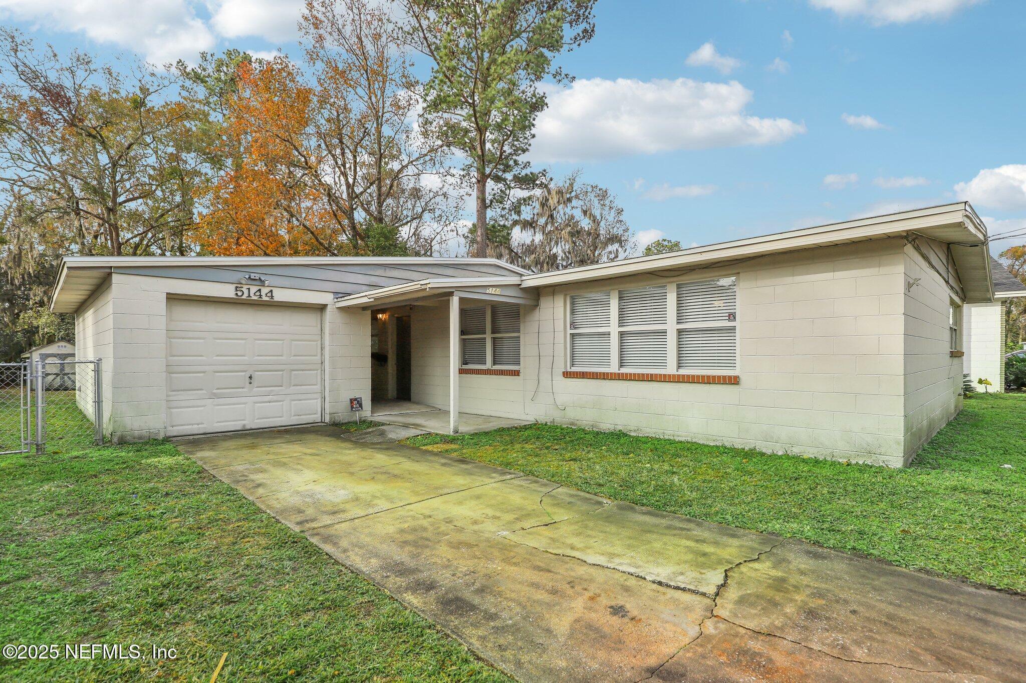 Property Photo:  5144 South Pines Drive  FL 32207 