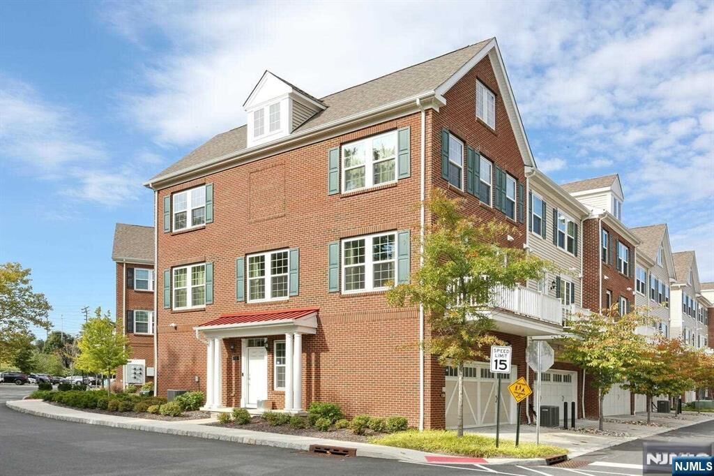 Property Photo:  3 Landmark Lane  NJ 07410 