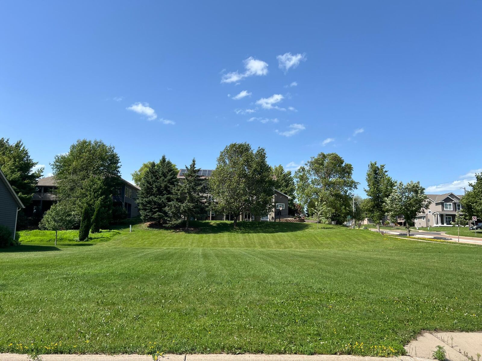 Property Photo:  609 Afton Drive  MN 55057 