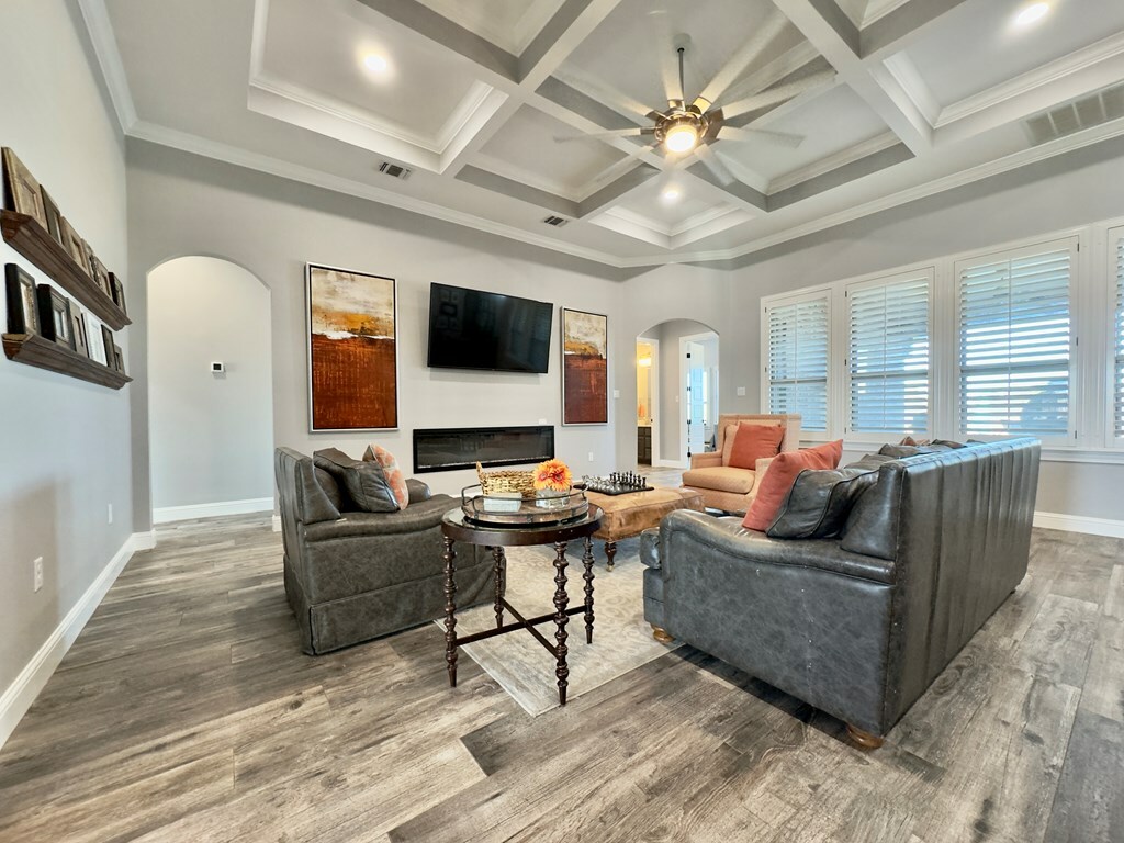 Property Photo: 1407 E County Rd 129 TX 79706