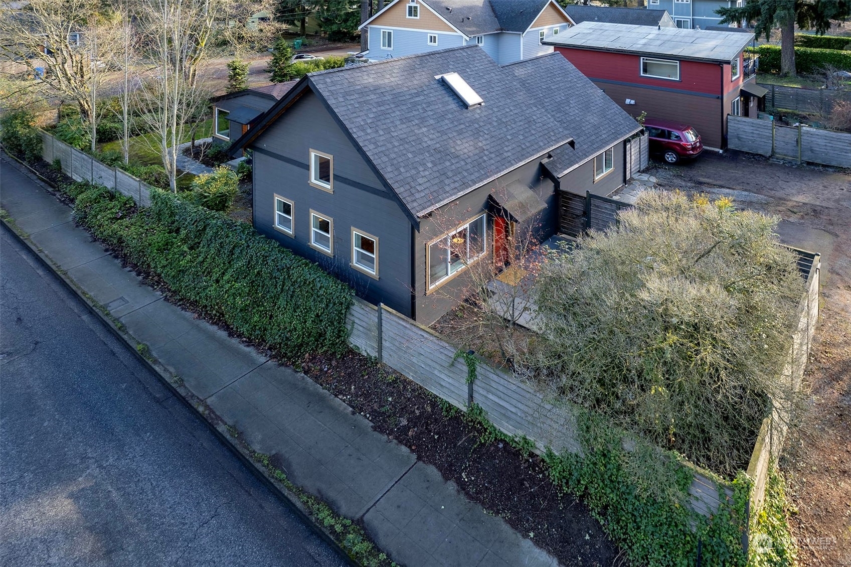 Property Photo:  14353 B  Dayton Avenue N  WA 98133 