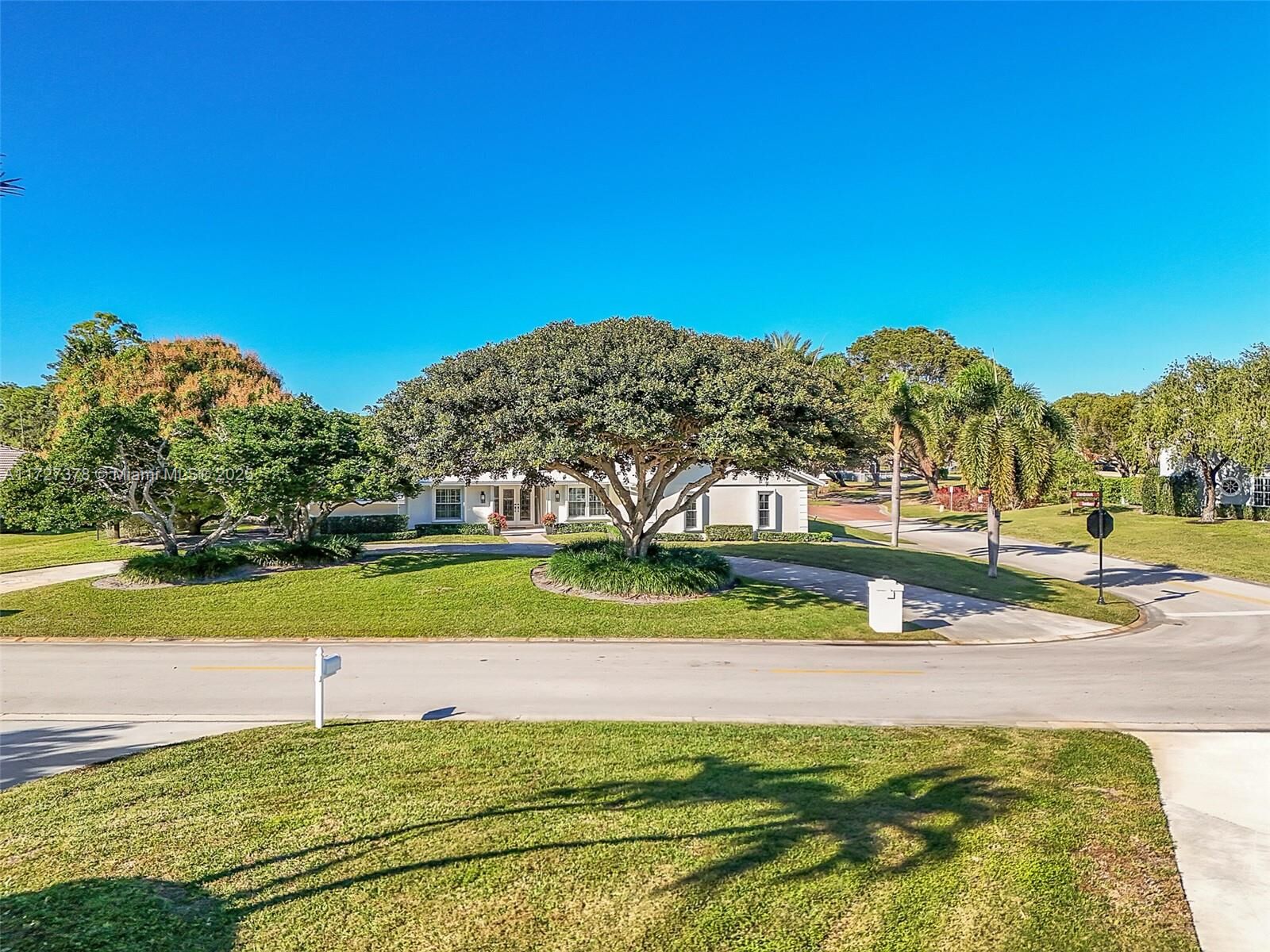 Property Photo:  444 Glenbrook Dr  FL 33462 