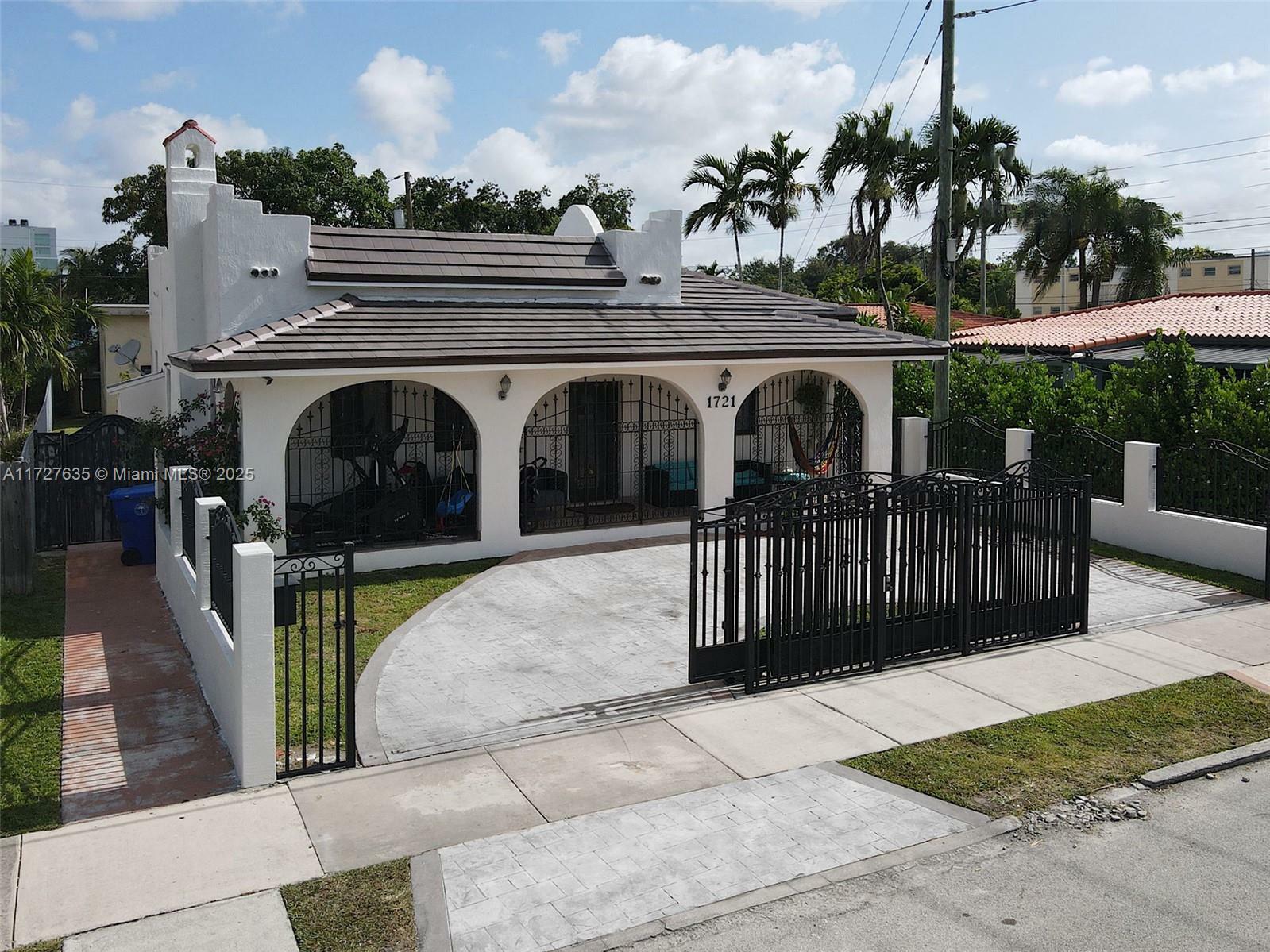 Property Photo:  1721 SW 24th Ter  FL 33145 