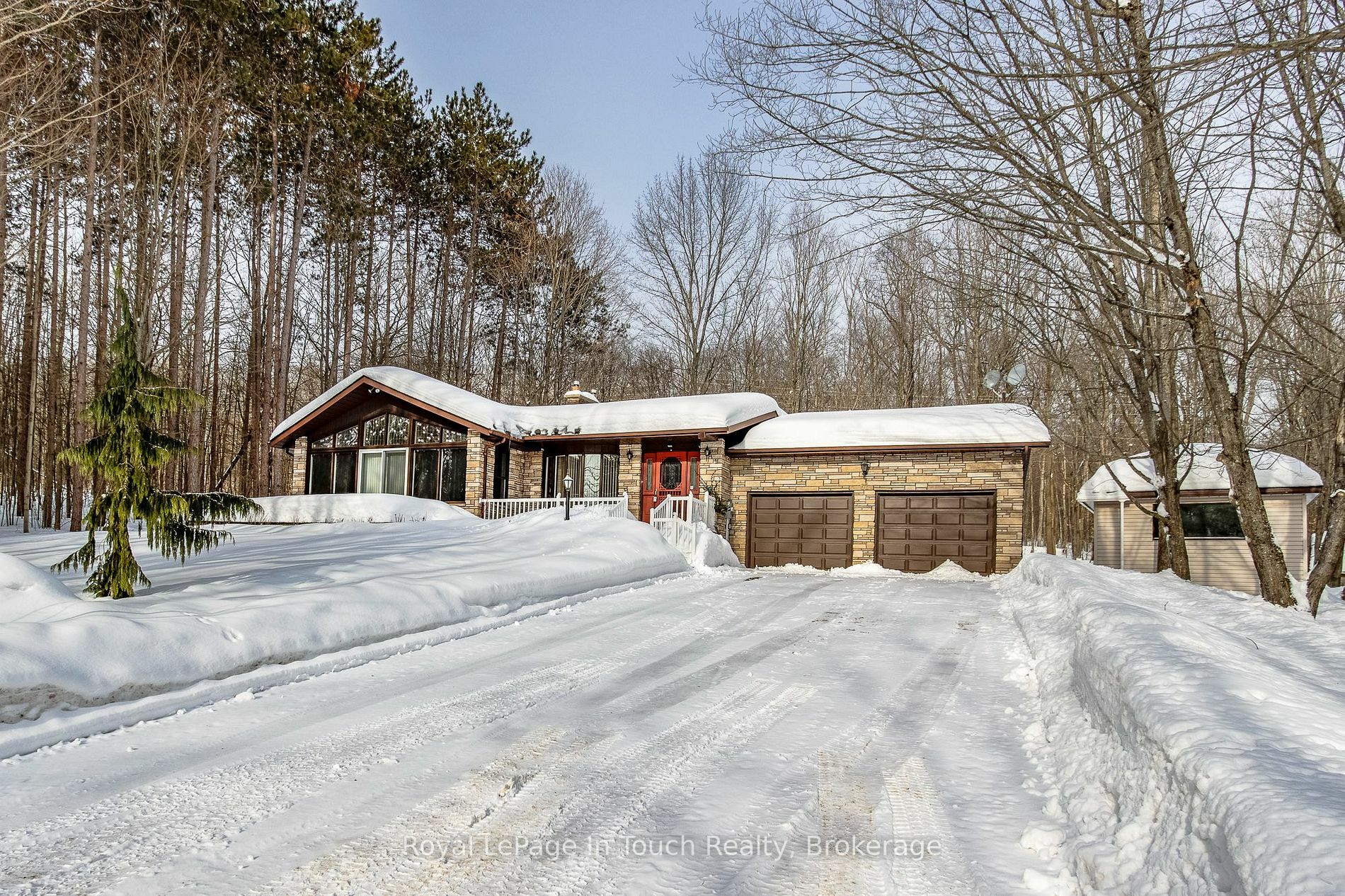 Property Photo:  61 Beaufort Cres  ON L9M 0B8 