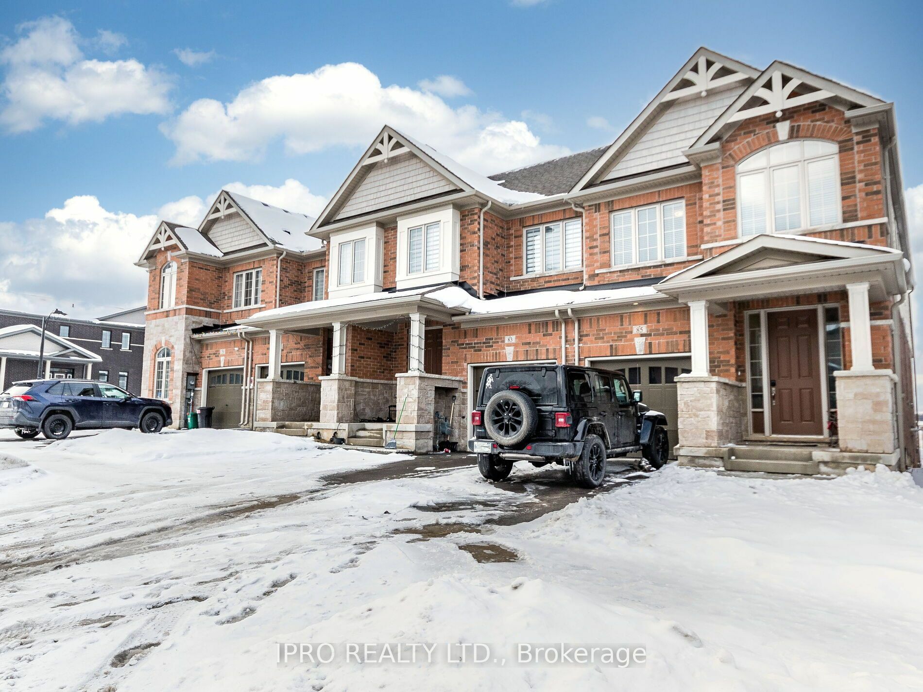 Property Photo:  85 Broadacre Dr  ON N2R 0S5 